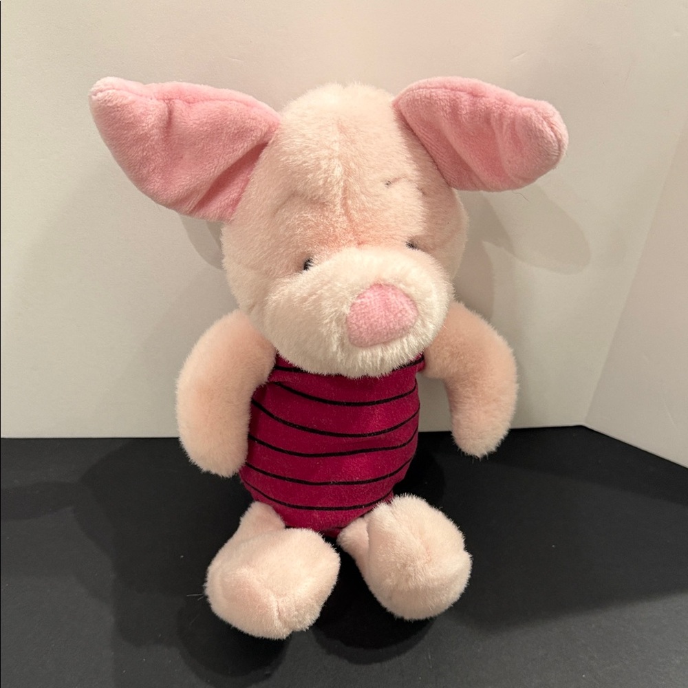 Vintage  Winnie the Pooh Piglet Plush Toy 🔴3/$15